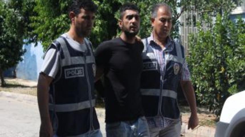 D&uuml;z Kontak Yaptığı Ara&ccedil;la Inşaat Demirlerini &Ccedil;alan Ş&uuml;pheli Yakalandı