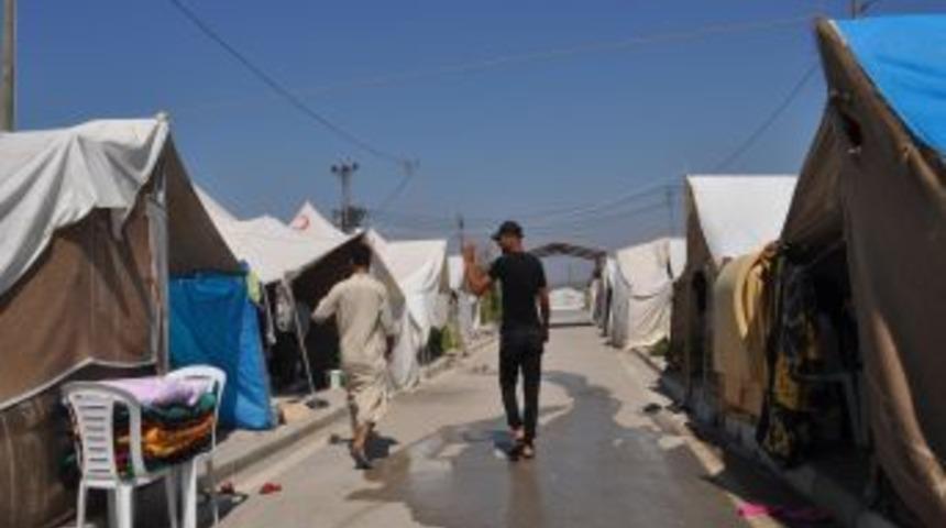 Y&uuml;ksek Sıcak Ve Nem, Suriyelileri Klimalı Mescitlere Y&ouml;neltti