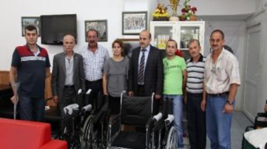 Mavi Kapak Beş Engellinin Daha Y&uuml;z&uuml;n&uuml; G&uuml;ld&uuml;rd&uuml;