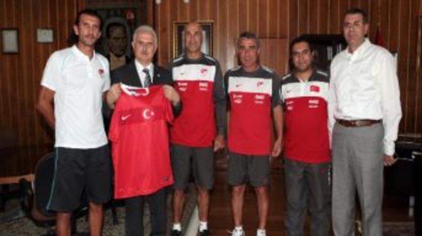 Uefa Antren&ouml;rl&uuml;k Kursu Atat&uuml;rk &Uuml;niversitesi&rsquo;nde Devam Ediyor