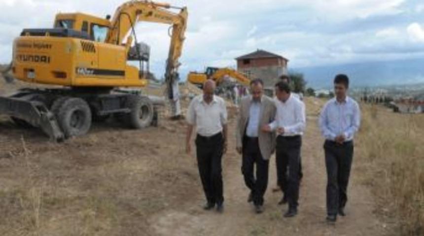 İneg&ouml;l Belediyesi Kamp&uuml;ste &Ccedil;alışmalara Başladı