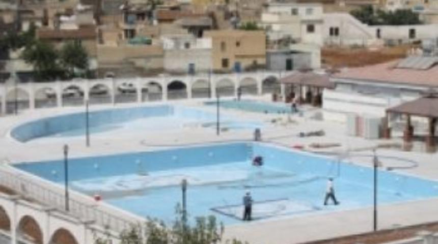 Urfa'ya 5 yıldızlı y&uuml;zme havuzu