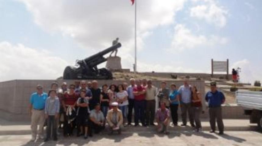 Antalya İl Genel Meclis &Uuml;yeliri Şehitlikleri Ziyaret Etti