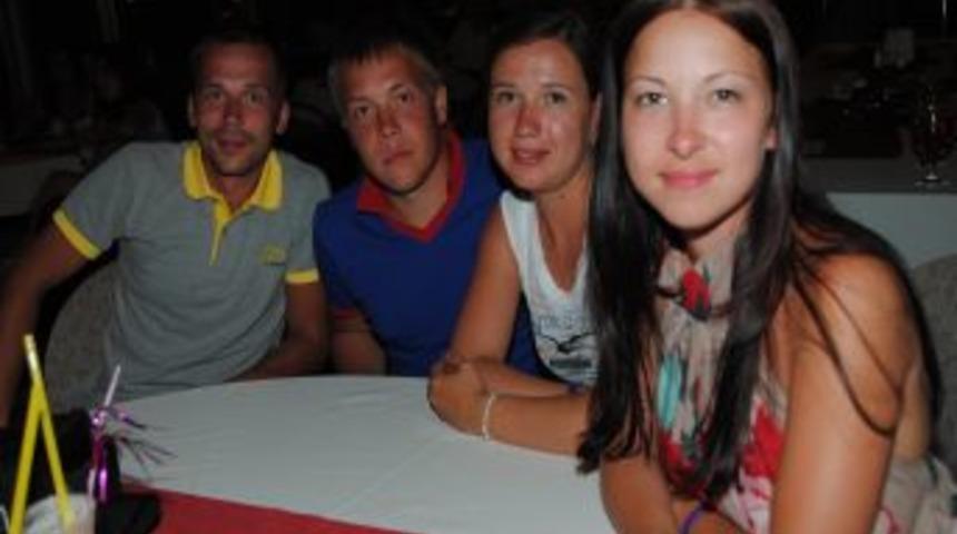 Rus Turistler Ma&ccedil;ı Heyecanla Izledi