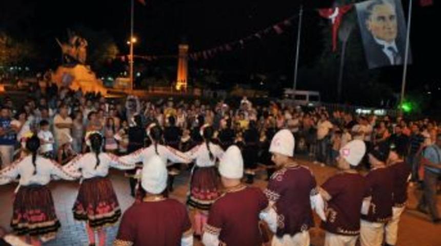 Antalya 30 Ağustos'u barışla kutladı