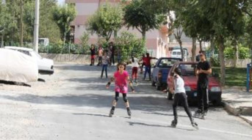 Paten Kursunu Bitirenlere Katılım Belgeleri Verildi