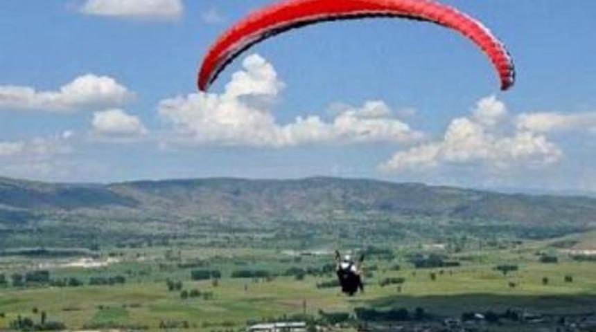 Eskişehir'de 1 Kişi Paraş&uuml;tten D&uuml;şme Sonucu Yaralandı