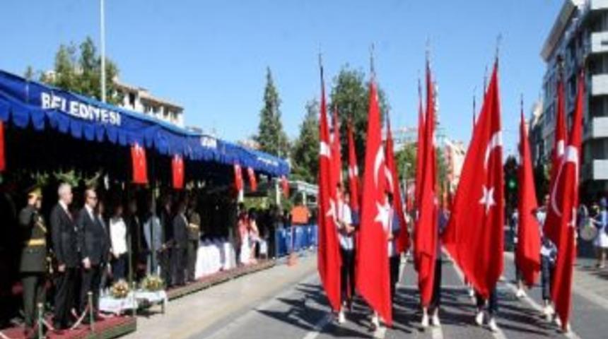 Uşak&rsquo;ta 30 Ağustos Zafer Bayramı Kutlamaları