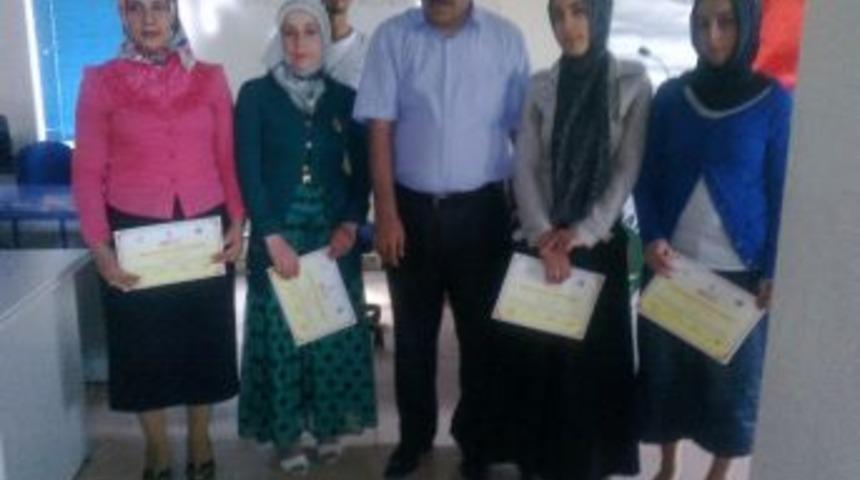 Eğitimli Kadın Aş&ccedil;ılar Sertifikalarını Aldı