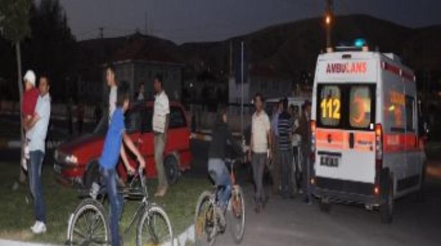 Kamyonet İle Otomobil &Ccedil;arpıştı: 1 Yaralı