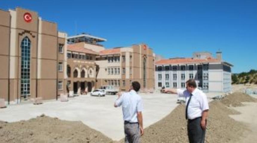 Pazarlar Anadolu &Ouml;ğretmen Lisesi İnşaatı Eğitim &Ouml;ğretime Yılınayetiştirilmeye &Ccedil;alışılıyor