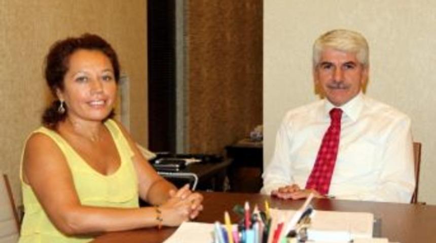 Tunceliler Derneği Odunpazarı Belediye Başkanı Burhan Sakallı'yı Ziyaret Etti