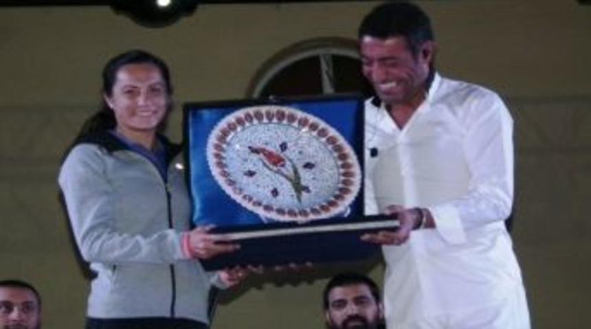 K&uuml;tahya Fuarı'nda Olimpiyat Şampiyonu Ve Hakan Altun R&uuml;zgarı