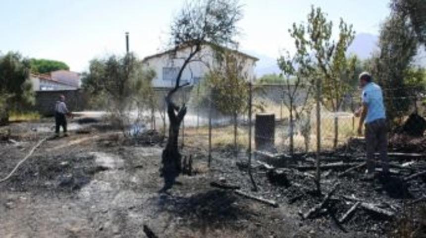 Kemalpaşa&rsquo;da Yangın Mahalleyi Korkuttu