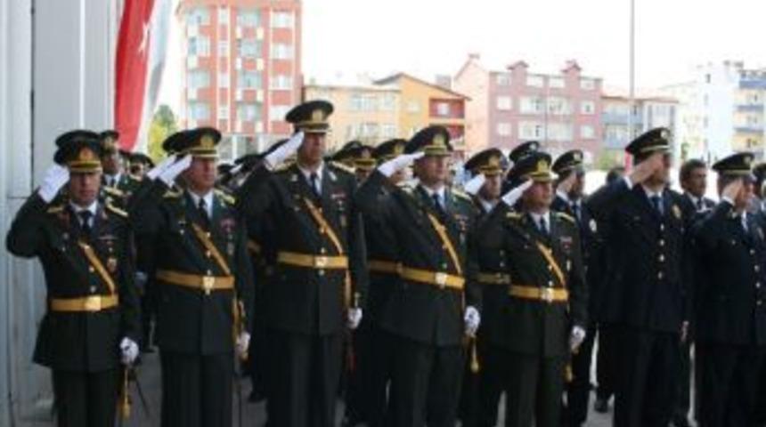 Kars&rsquo;ta Zafer Bayramı T&ouml;renlerle Kutlandı