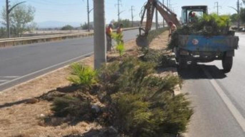 Turgutlu Belediyesi E-96 Karayolu İyileştirme &Ccedil;alışmalarına Devam Ediyor