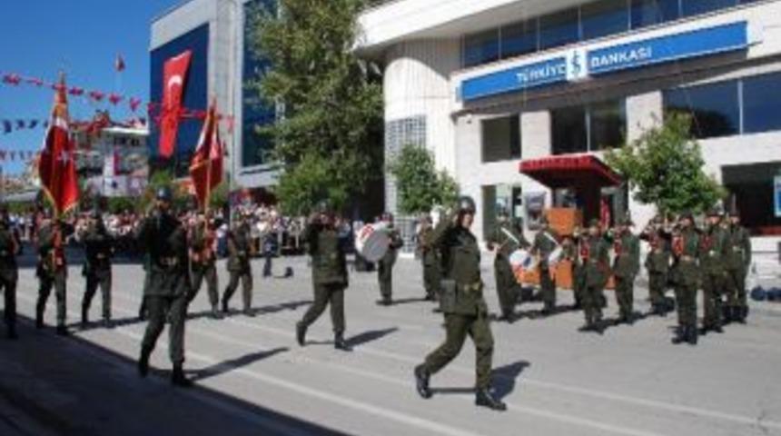 Isparta&rsquo;da Zafer Bayramı Coşkuyla Kutlandı