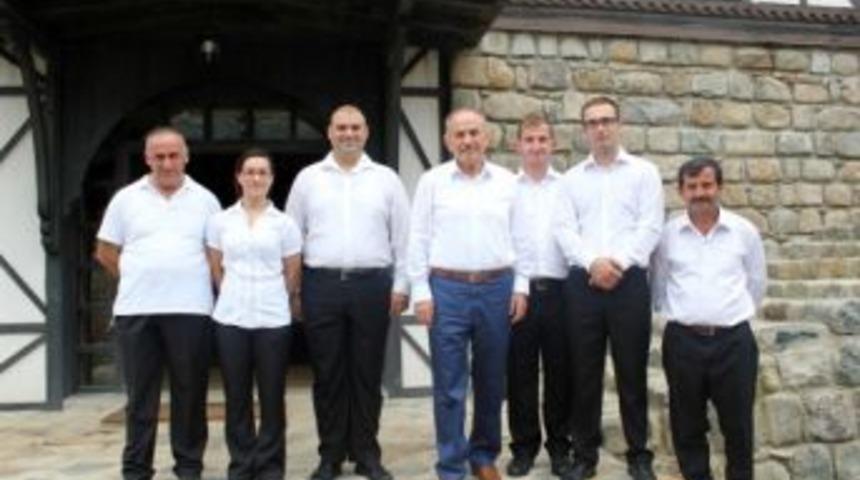 Arhavi'li iş adamı konuklarını ağırladı