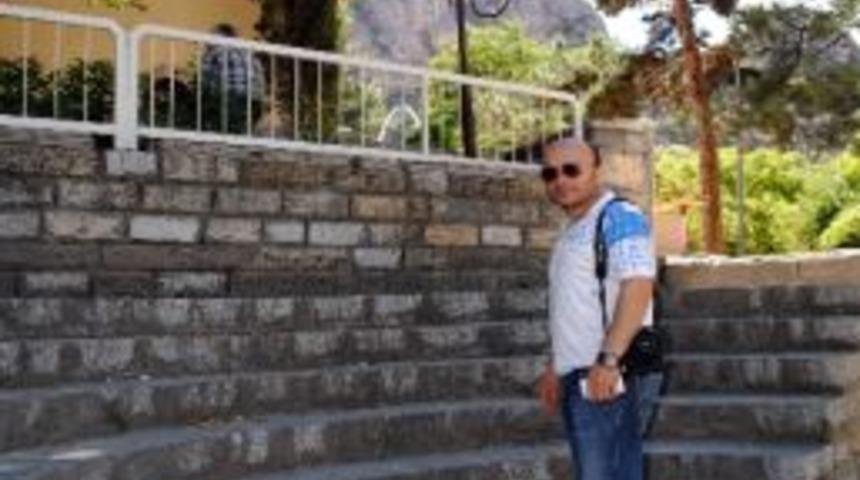 T&uuml;rbe Bah&ccedil;esindeki Yankı Merdiveni