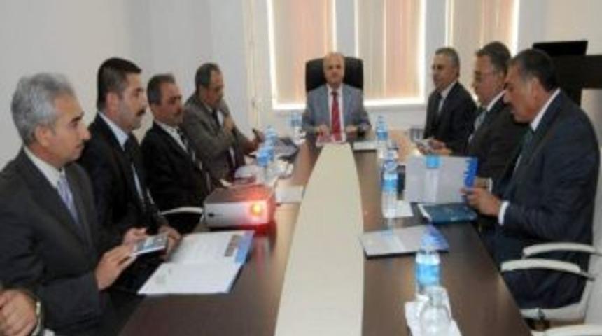 Vali &Ouml;zdemir &Ccedil;akacak Milli Eğitim&rsquo;den Brifing Aldı