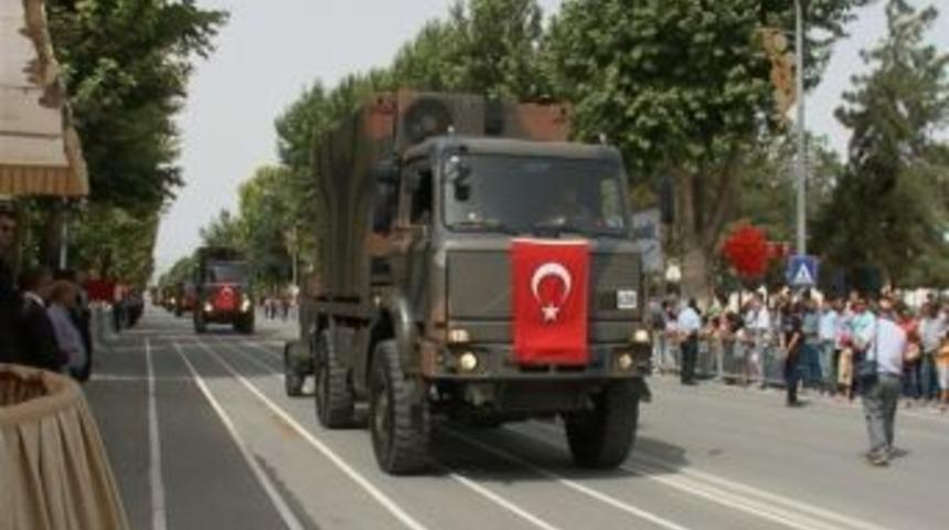 Malatya'da Zafer Bayramı T&ouml;renlerle Kutlandı