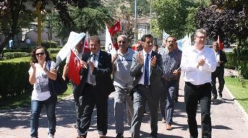 Chp Kocatepe Anıtı&rsquo;na &Ccedil;elenk Sundu