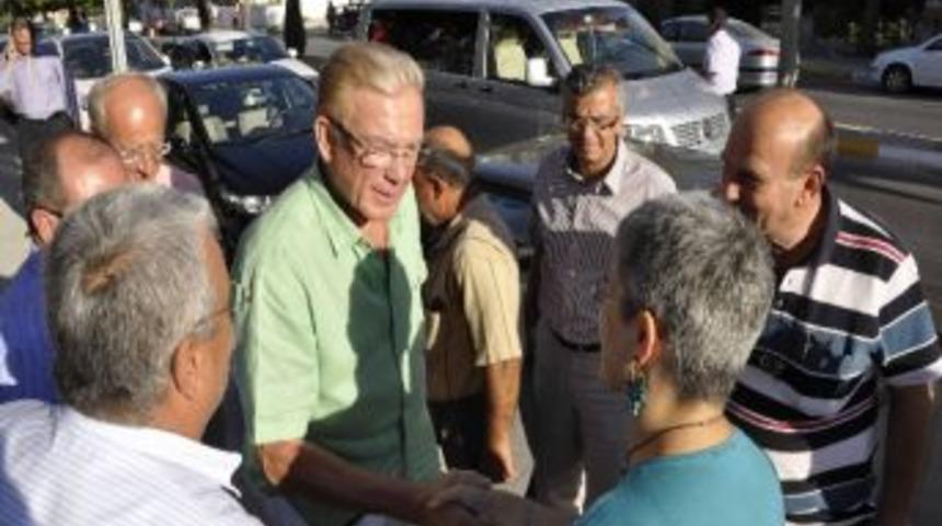 Uğur D&uuml;ndar Kuşadası&rsquo;nda Şehit Ailelerini Ziyaret Etti