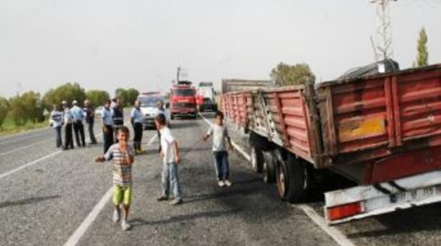 Iğdır&rsquo;da Seyir Halindeki Tır&rsquo;ın Lastikleri Yandı
