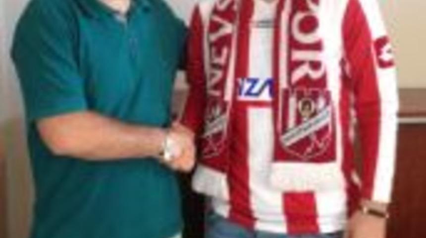 Aziz &Ccedil;ağlar Nevşehirspor'da