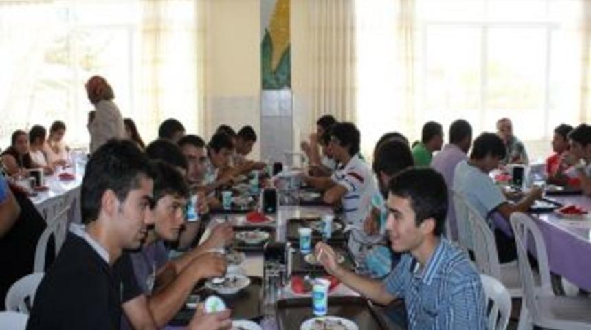 &Ouml;zel Ufuk Bilge İlk&ouml;ğretim Okulu &Ouml;ğrencileri, Geleneksel Pilav G&uuml;n&uuml;nde Buluştu