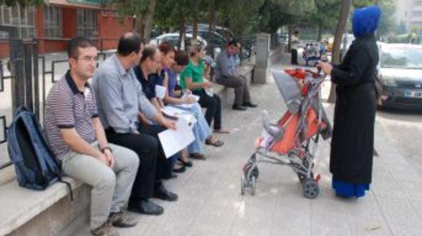 Sağlık Ocağının Kapısına Kilit Vuruldu, Doktorlar Sokakta Kaldı