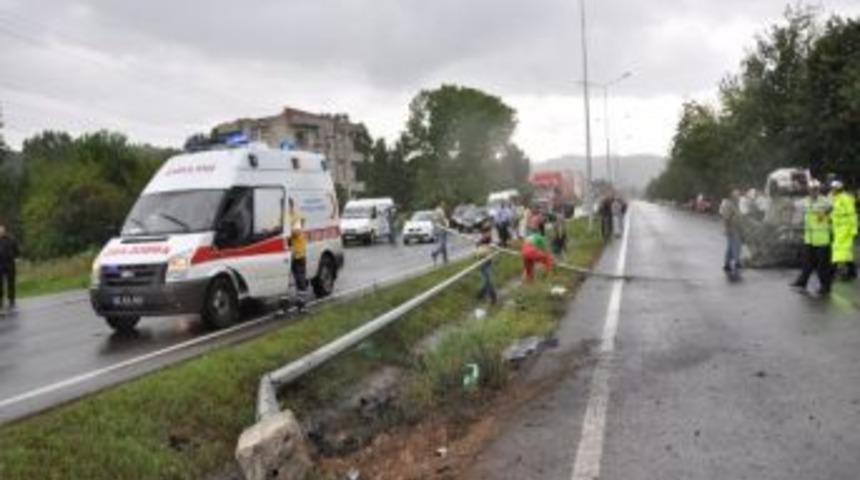 Otomobil Takla Attı: 5 Yaralı