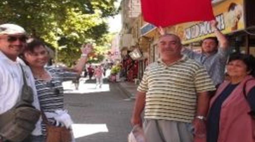 Hongkong&rsquo;lu Gelinin T&uuml;rk Bayrağı Sevgisi