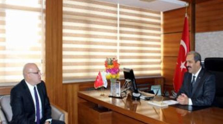 Sivas Devlet Tiyatrosu M&uuml;d&uuml;r&uuml; Doğan &Uuml;rg&uuml;p&rsquo;&uuml; Ziyaret Etti