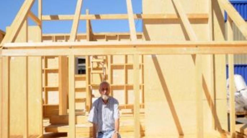 Kendi Elektriğini &Uuml;reten Akıllı Ev Yaptı