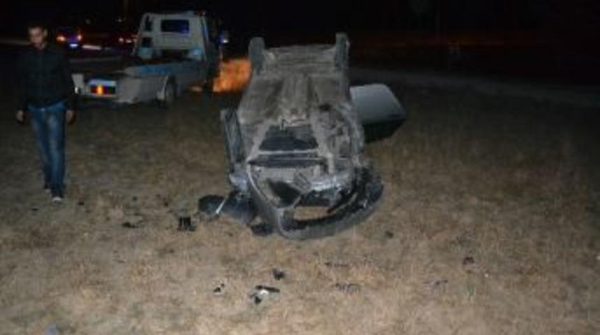 Virajı Alamayan Ara&ccedil; Takla Attı: 3 Yaralı