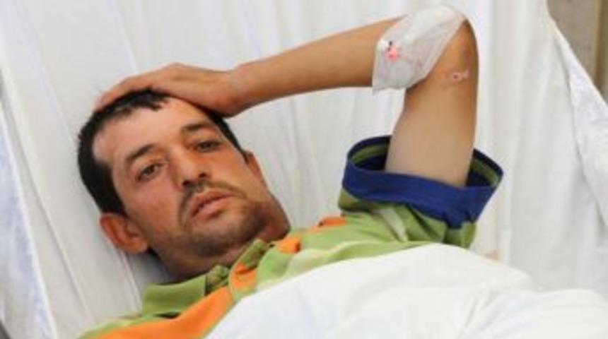 Zihinsel Engelli Şahsı Sopayla D&ouml;vd&uuml;ler