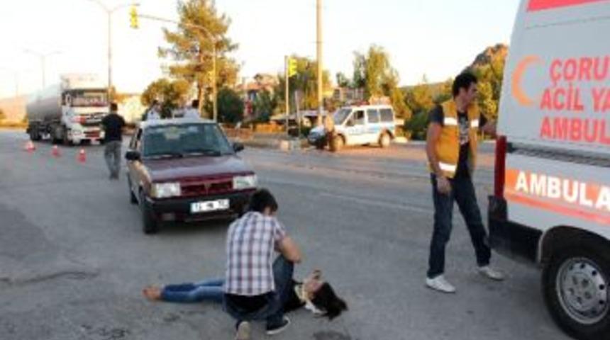 G&uuml;neş G&ouml;z&uuml;n&uuml; Alınca Otomobiliyle Yayalara &Ccedil;arptı