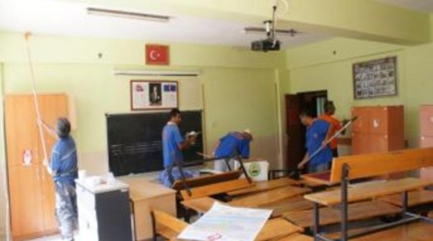 Mezitli Belediyesi Okulları Bakıma Aldı