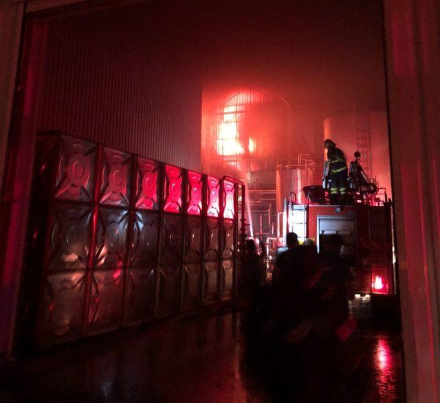 Burdur'da yem fabrikasında yangın<br />
