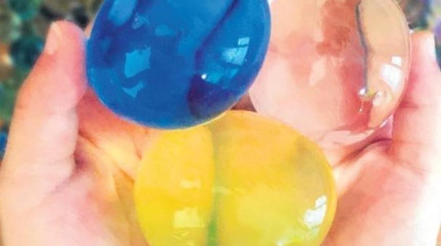 &Ouml;l&uuml;m oyuncağı! Uzmanlar 'su maymunu' konusunda anne ve babaları uyarıyor