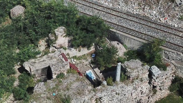 1600 yıllık sarayı yağmaladılar  G5