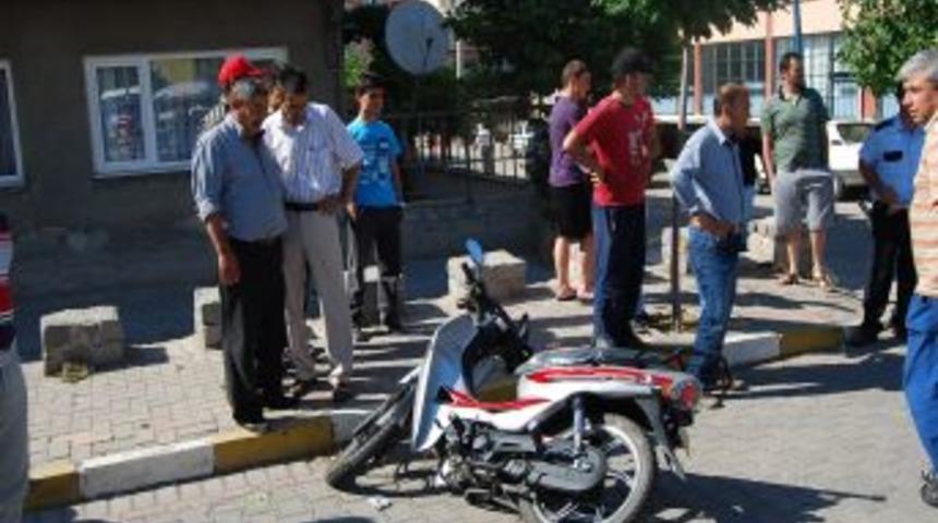 Sındırgı&rsquo;da Motosiklet Kazası: İkisi &Ccedil;ocuk 3 Yaralı