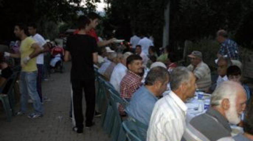 Kemalpaşa’da Örnek İftar