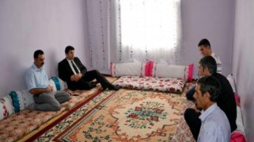 Suru&ccedil; Emniyet M&uuml;d&uuml;r&uuml; Şehit Ailelerini Ziyaret Etti