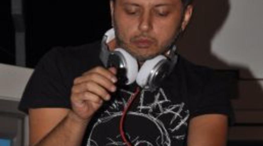 G&uuml;lşen Konser Verdi