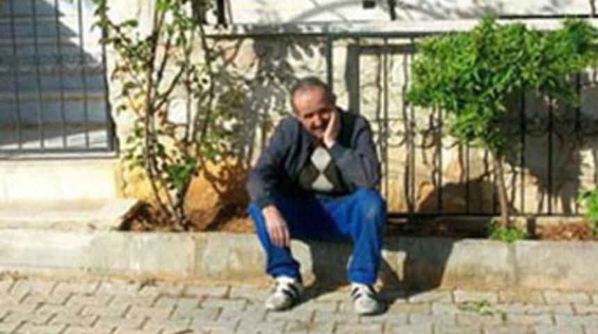 Kocasını sofrada &ouml;ld&uuml;rd&uuml;