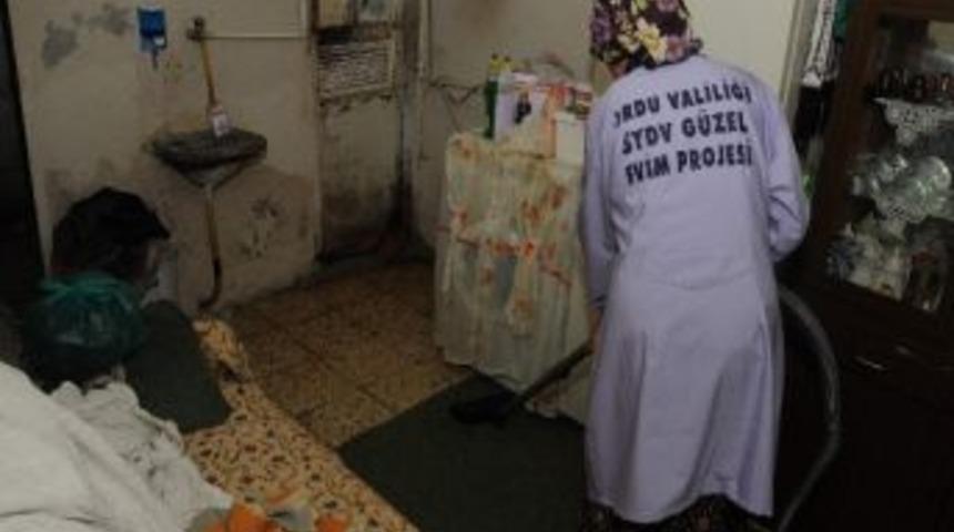 Ordu&rsquo;da Yaşlıların Evleri Temizleniyor