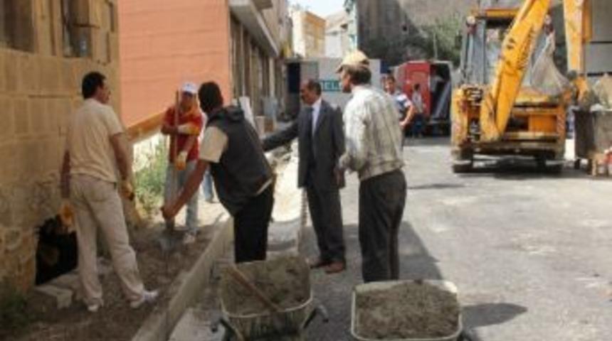 Caddeler Bir Bir Elden Ge&ccedil;iyor