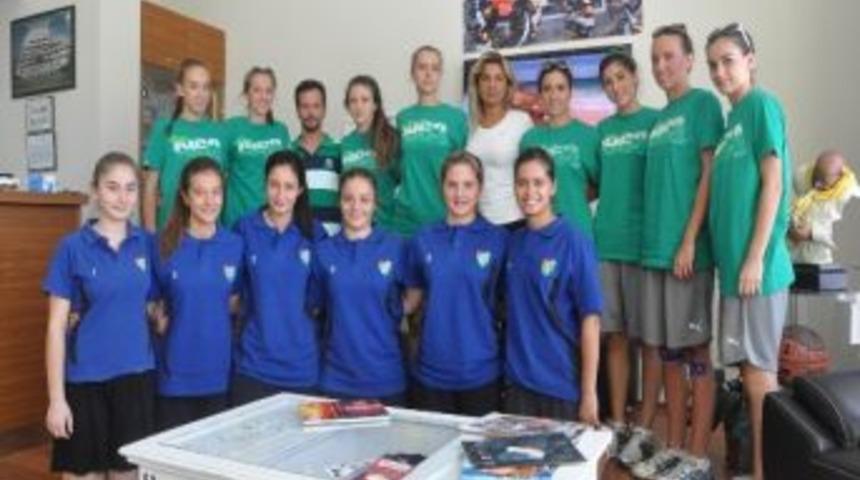 Bursasporlu Voleybolcular Sağlık Kontrol&uuml;nden Ge&ccedil;ti